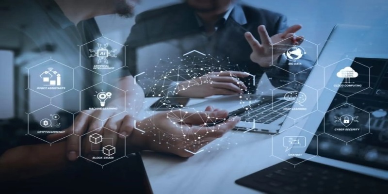 Tuyển Solution Architect